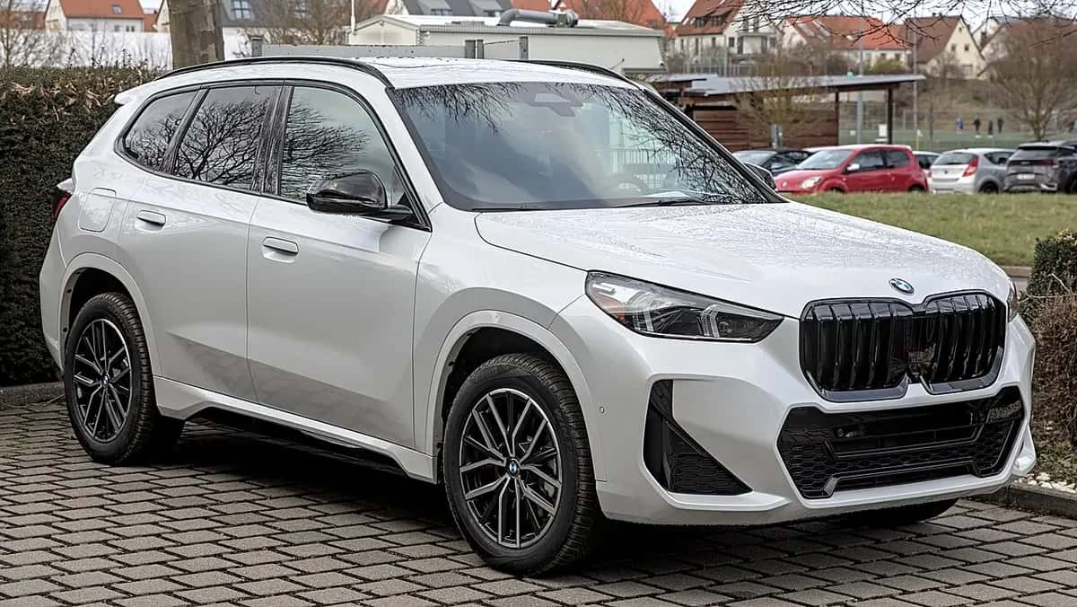 BMW X1 — model photo