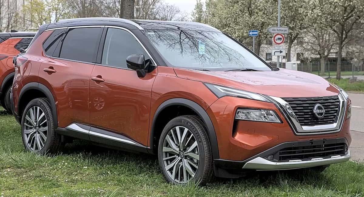 Nissan X-Trail — model photo