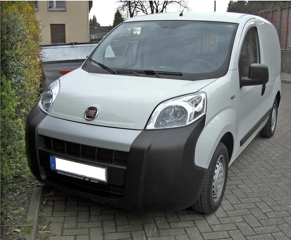 Peugeot Bipper — model photo